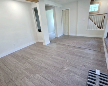 833 Revere Avenue - Photo Thumbnail 6