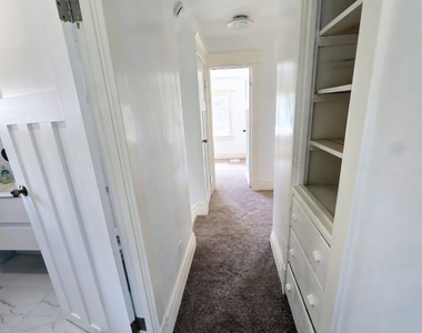 75 W Hazeltine Avenue - Photo Thumbnail 17