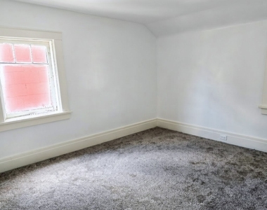 75 W Hazeltine Avenue - Photo Thumbnail 12