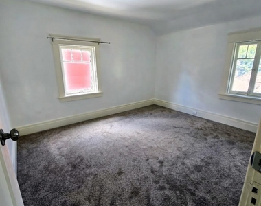 75 W Hazeltine Avenue - Photo Thumbnail 14