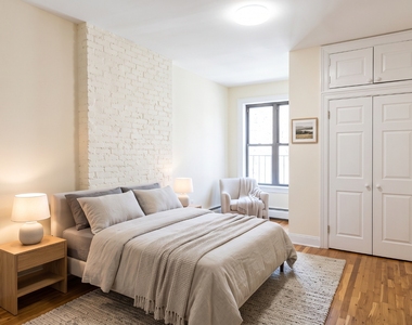 1546 Madison Avenue - Photo Thumbnail 1