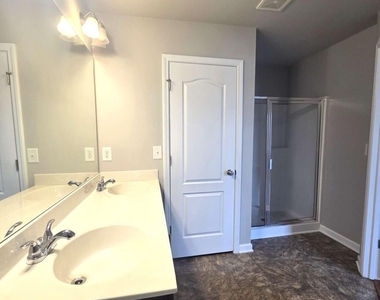 2716 Sardis Chase Court - Photo Thumbnail 9