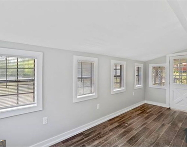 8170 Huntington Drive - Photo Thumbnail 8