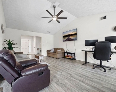 6574 Oak Mill Court - Photo Thumbnail 3