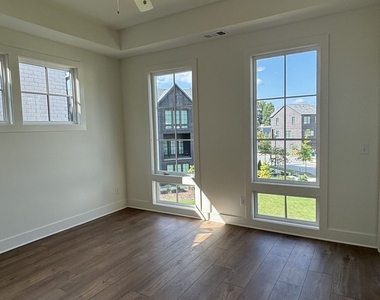 2672 Mackintosh Court - Photo Thumbnail 13