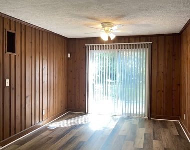 1088 Forrest Boulevard - Photo Thumbnail 2