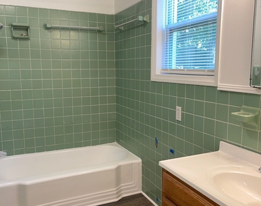 1088 Forrest Boulevard - Photo Thumbnail 9