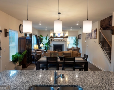 6960 Newcastle Court - Photo Thumbnail 4