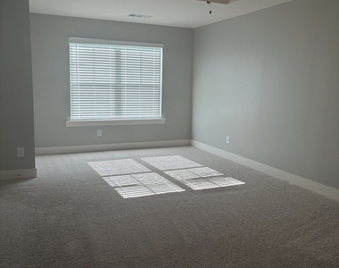 2486 Honey Way - Photo Thumbnail 20