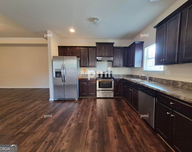 2 Longleaf Circle - Photo Thumbnail 2