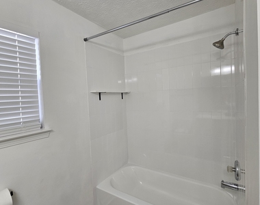 1308 Gates Circle - Photo Thumbnail 23
