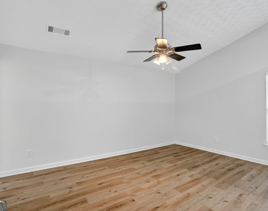 1308 Gates Circle - Photo Thumbnail 26