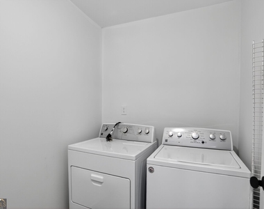 1308 Gates Circle - Photo Thumbnail 18
