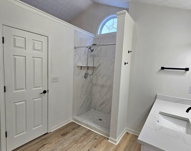 1308 Gates Circle - Photo Thumbnail 28