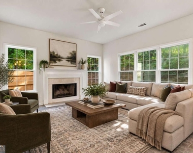 2280 Orleans Avenue - Photo Thumbnail 17