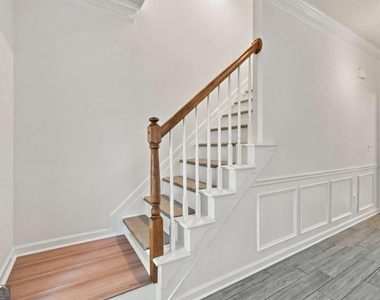 2280 Orleans Avenue - Photo Thumbnail 24