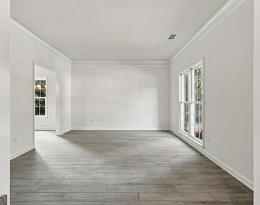 2280 Orleans Avenue - Photo Thumbnail 5