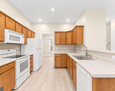 3451 Leisure Lane - Photo Thumbnail 10