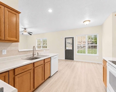 3451 Leisure Lane - Photo Thumbnail 8