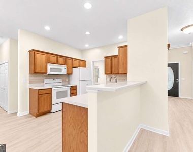 3451 Leisure Lane - Photo Thumbnail 12