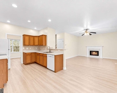 3451 Leisure Lane - Photo Thumbnail 11