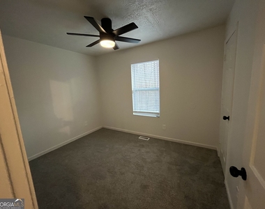507 Lakeshore Drive - Photo Thumbnail 11