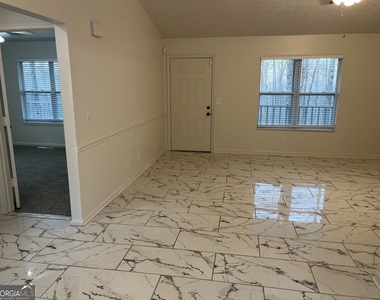 507 Lakeshore Drive - Photo Thumbnail 3