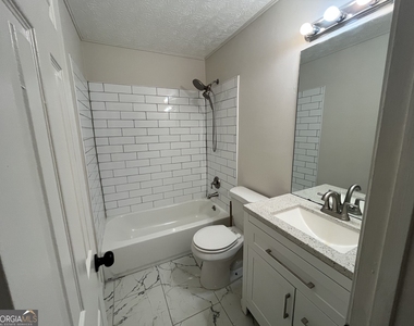 507 Lakeshore Drive - Photo Thumbnail 13