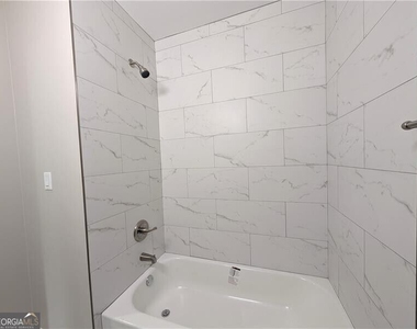 1377 Pine Avenue - Photo Thumbnail 11