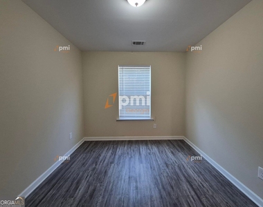 4438 Pinscher Street - Photo Thumbnail 8