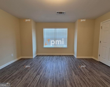 4438 Pinscher Street - Photo Thumbnail 6