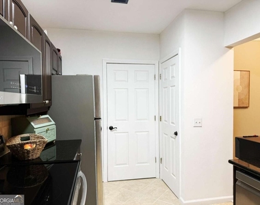 3334 Peachtree Road Ne - Photo Thumbnail 8