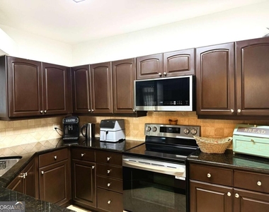 3334 Peachtree Road Ne - Photo Thumbnail 7