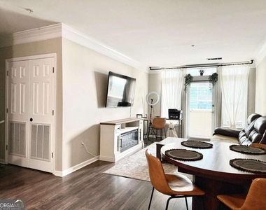 3334 Peachtree Road Ne - Photo Thumbnail 6