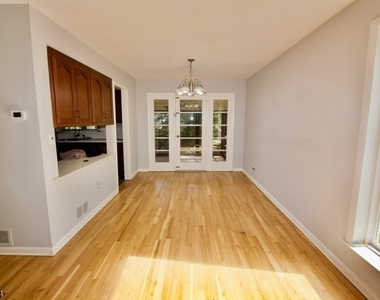 1425 Boynton Ave - Photo Thumbnail 2