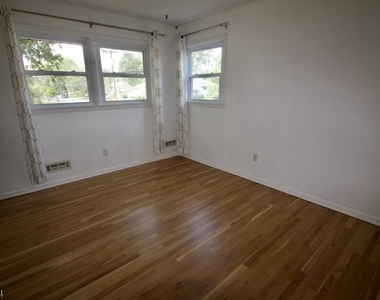 1425 Boynton Ave - Photo Thumbnail 13