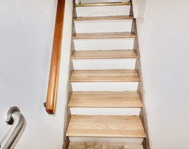 1425 Boynton Ave - Photo Thumbnail 10