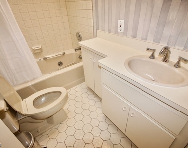 1425 Boynton Ave - Photo Thumbnail 16