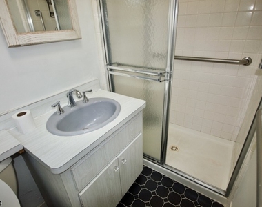 1425 Boynton Ave - Photo Thumbnail 15