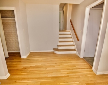1425 Boynton Ave - Photo Thumbnail 4