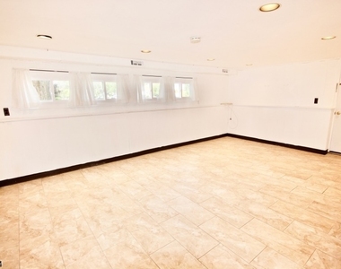 1425 Boynton Ave - Photo Thumbnail 6