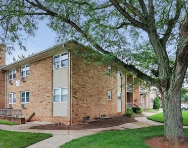 534 Andria Ave - Photo Thumbnail 4