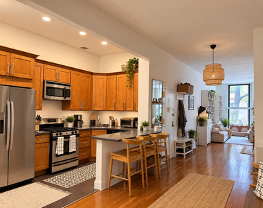 201 Clinton Street - Photo Thumbnail 3