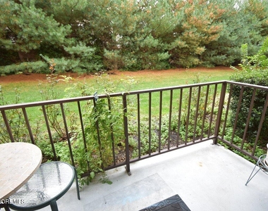 1304 Wellington Place - Photo Thumbnail 15
