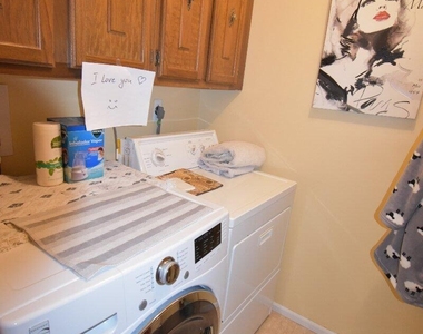 1304 Wellington Place - Photo Thumbnail 13