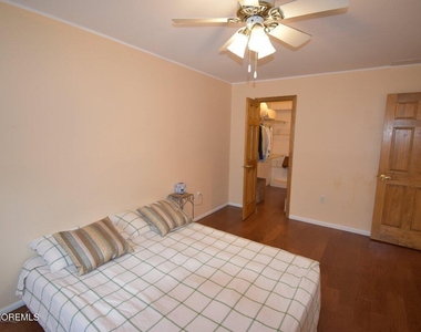 1304 Wellington Place - Photo Thumbnail 12