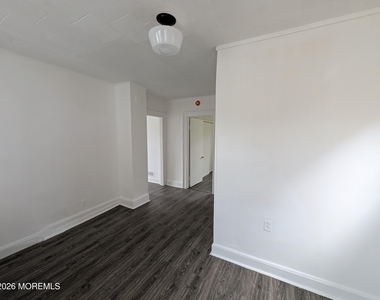 121 Kossuth Street - Photo Thumbnail 7
