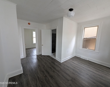 121 Kossuth Street - Photo Thumbnail 6