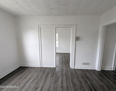 121 Kossuth Street - Photo Thumbnail 16