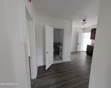 121 Kossuth Street - Photo Thumbnail 5